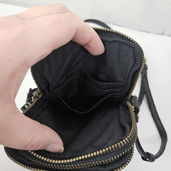 Marta Ponti Black Leather Minimalist Crossbody Bag 5x7.5 - Picture 7 of 9